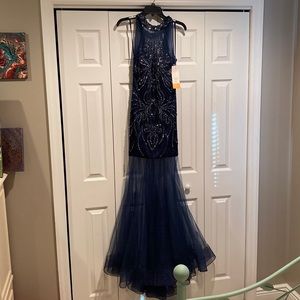 Dave & Johnny evening gown size 6